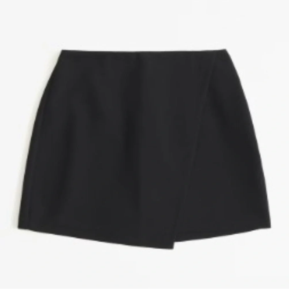 Abercrombie & Fitch Scarlett Asymmetrical Mini Skort - Picture 7 of 8
